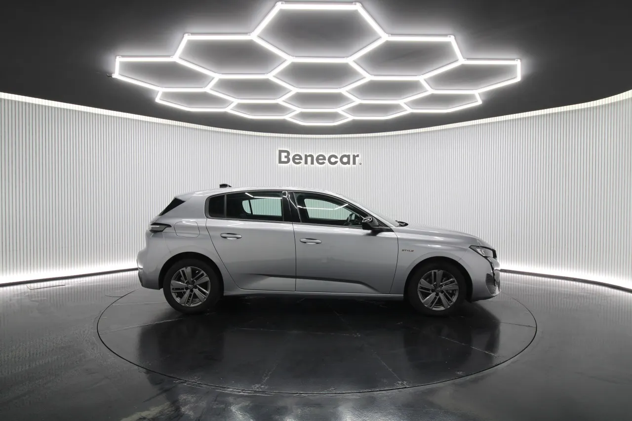 Peugeot 308 Gasoline Hybrid 2 2025