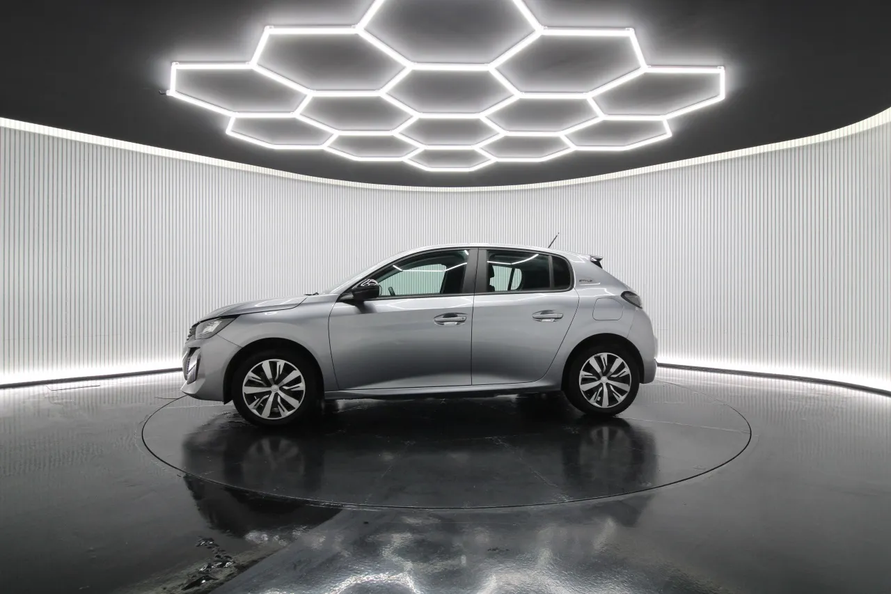 Peugeot e-208 Elétrico 3 2025