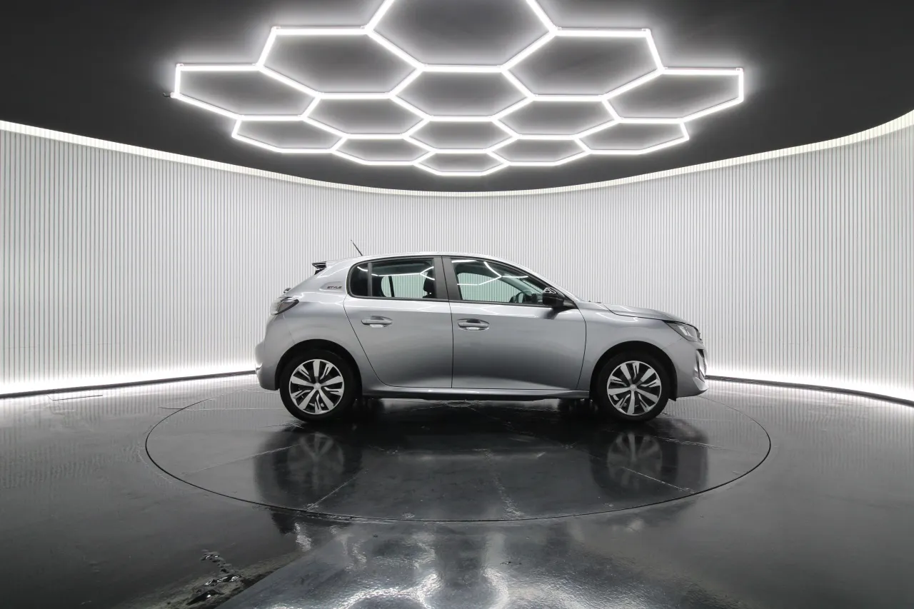 Peugeot e-208 Elétrico 3 2025