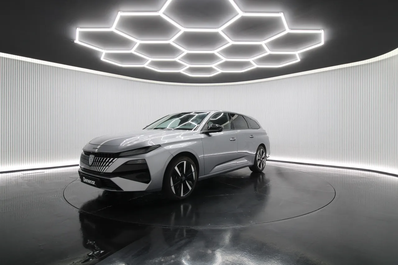Peugeot e-308 SW Elétrico 12 2025