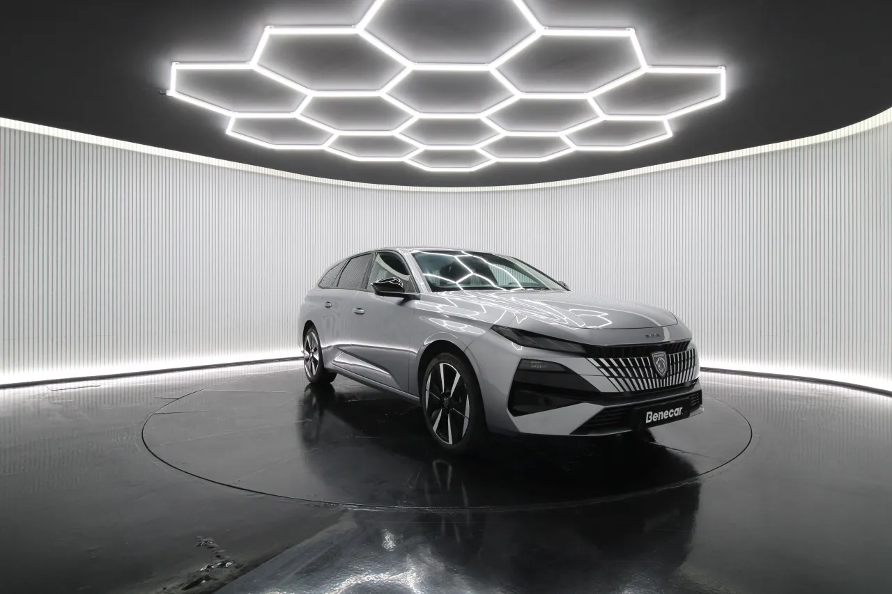 Peugeot e-308 SW Elétrico 12 2025