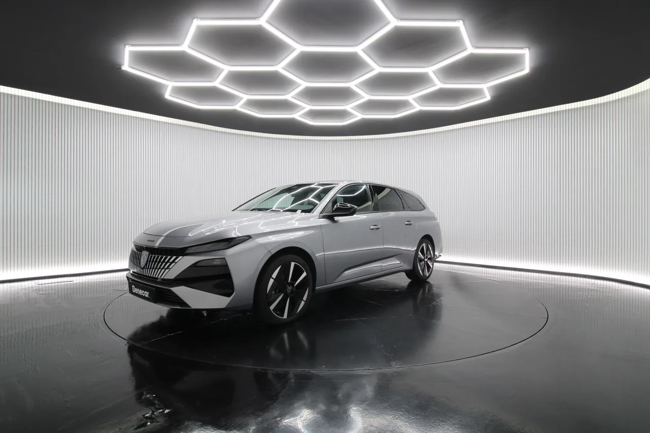 Peugeot e-308 SW Elétrico 12 2025