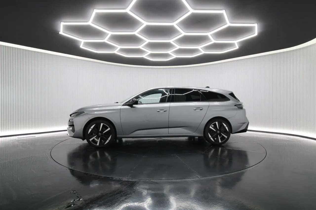 Peugeot e-308 SW Elétrico 12 2025