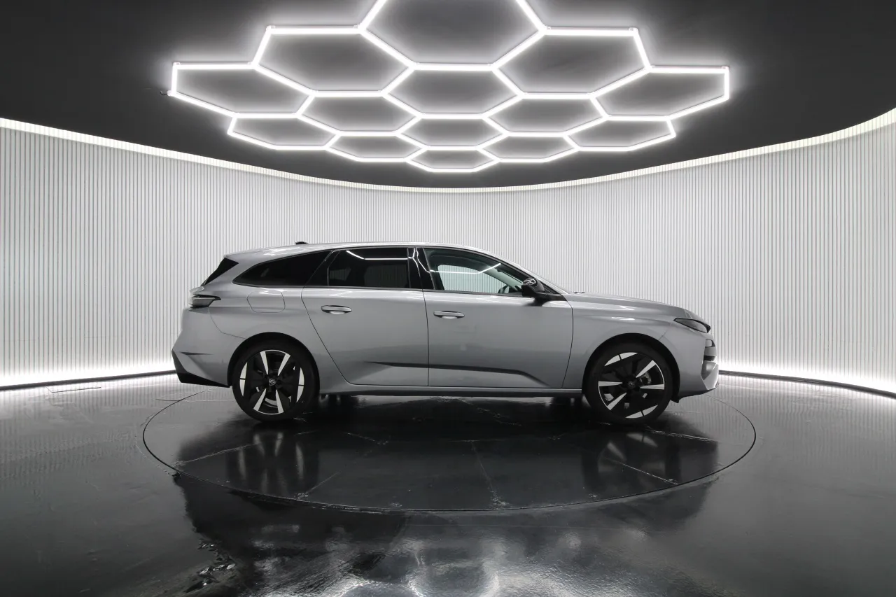 Peugeot e-308 SW Elétrico 12 2025