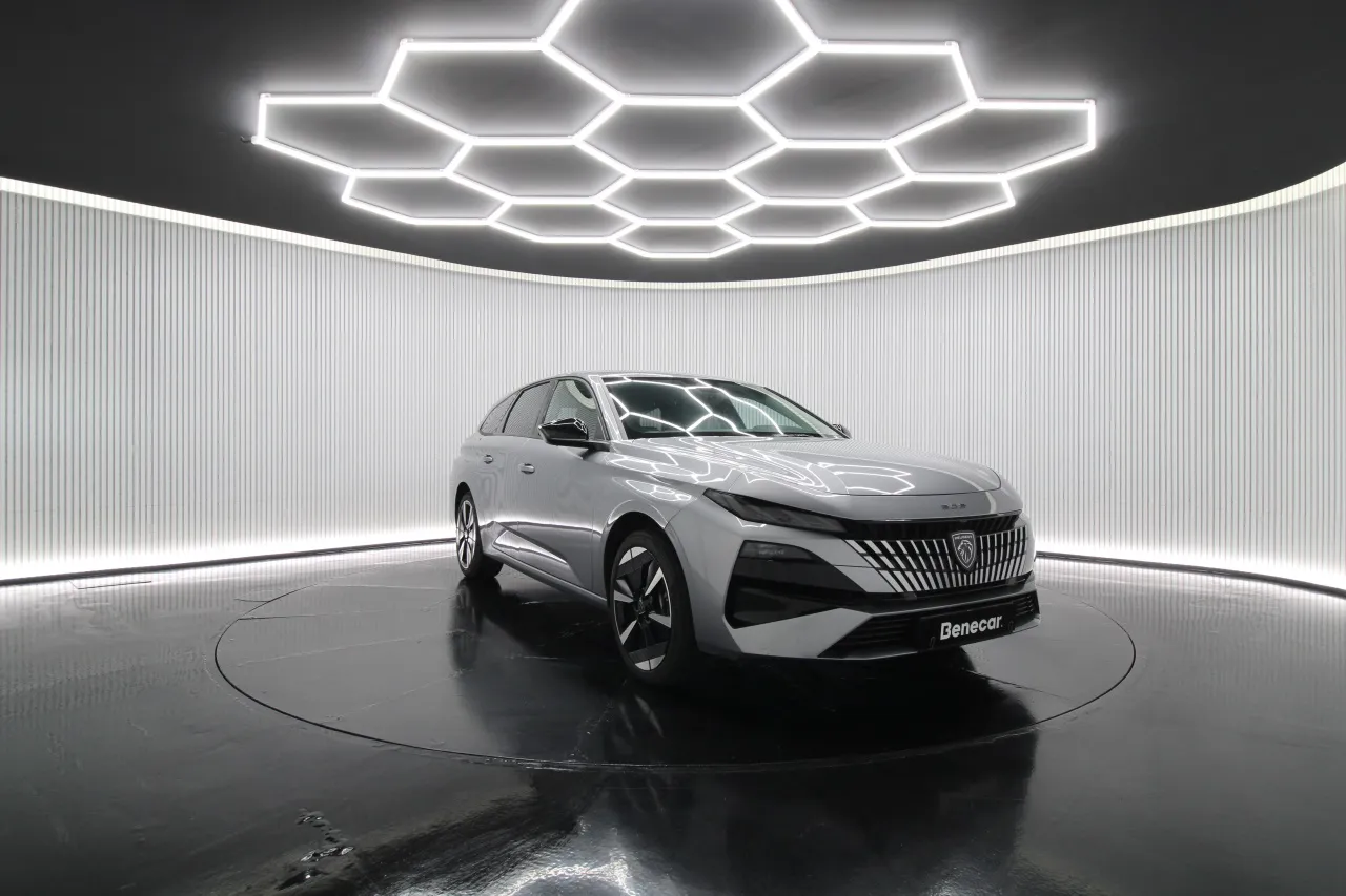 Peugeot e-308 SW Elétrico 12 2025
