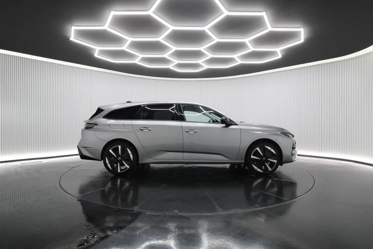 Peugeot e-308 SW Elétrico 12 2025