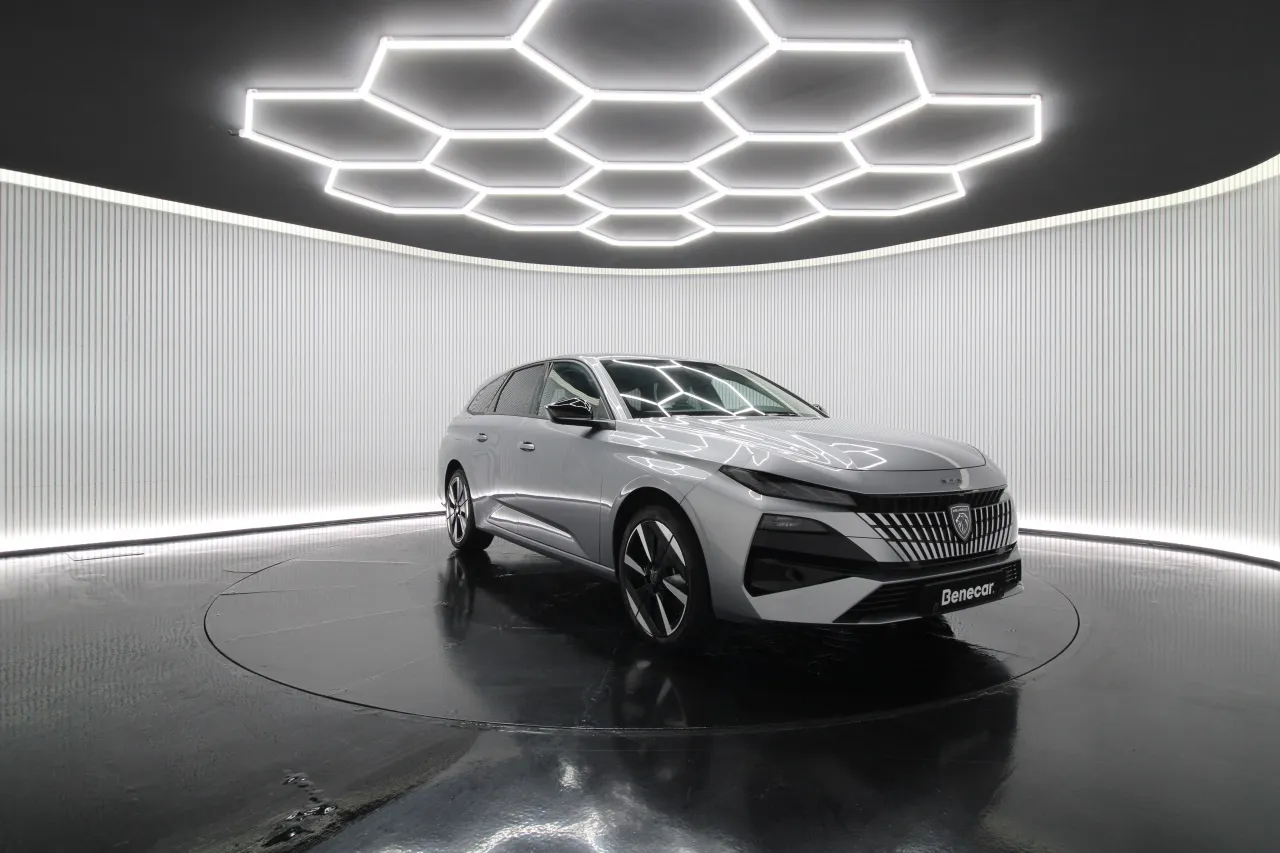 Peugeot e-308 SW Elétrico 12 2025