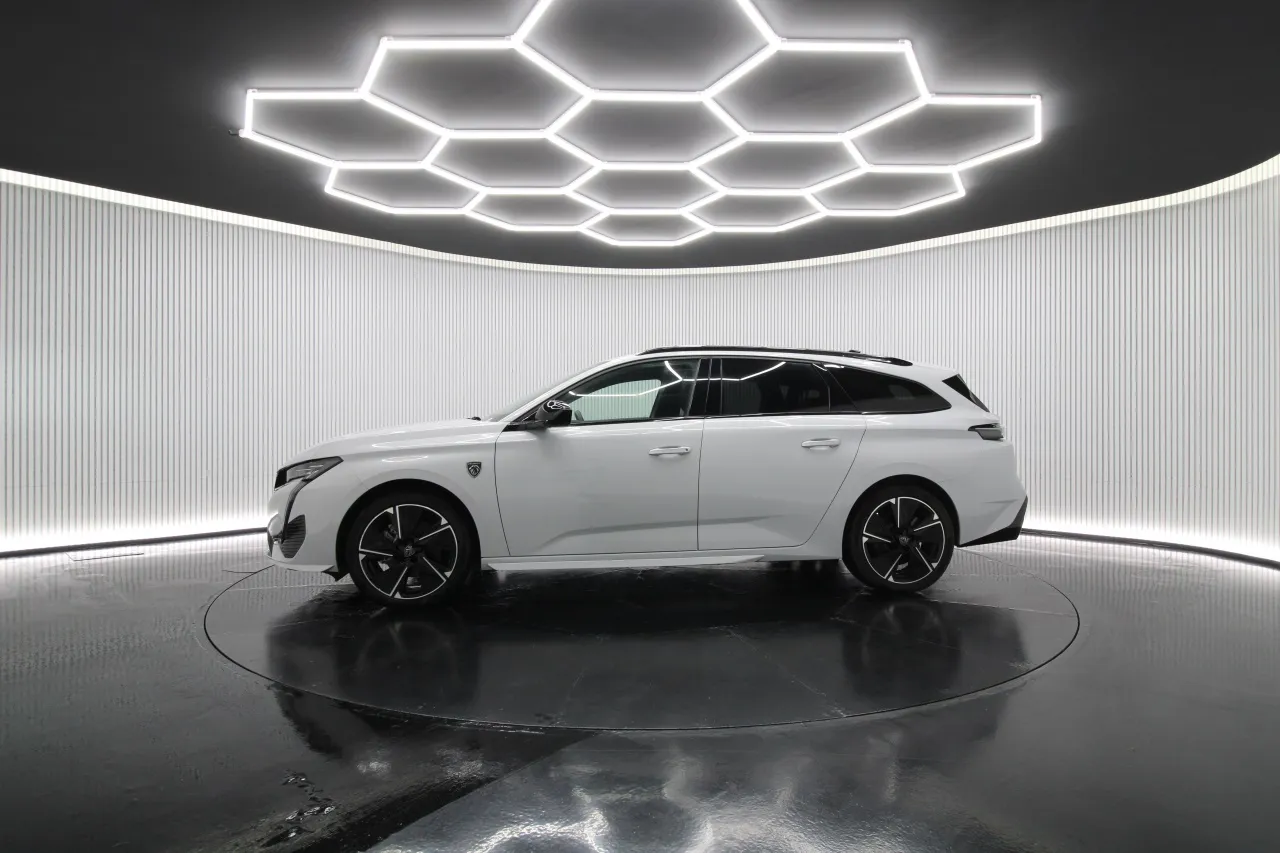 Peugeot e-308 SW Elétrico 3 2025