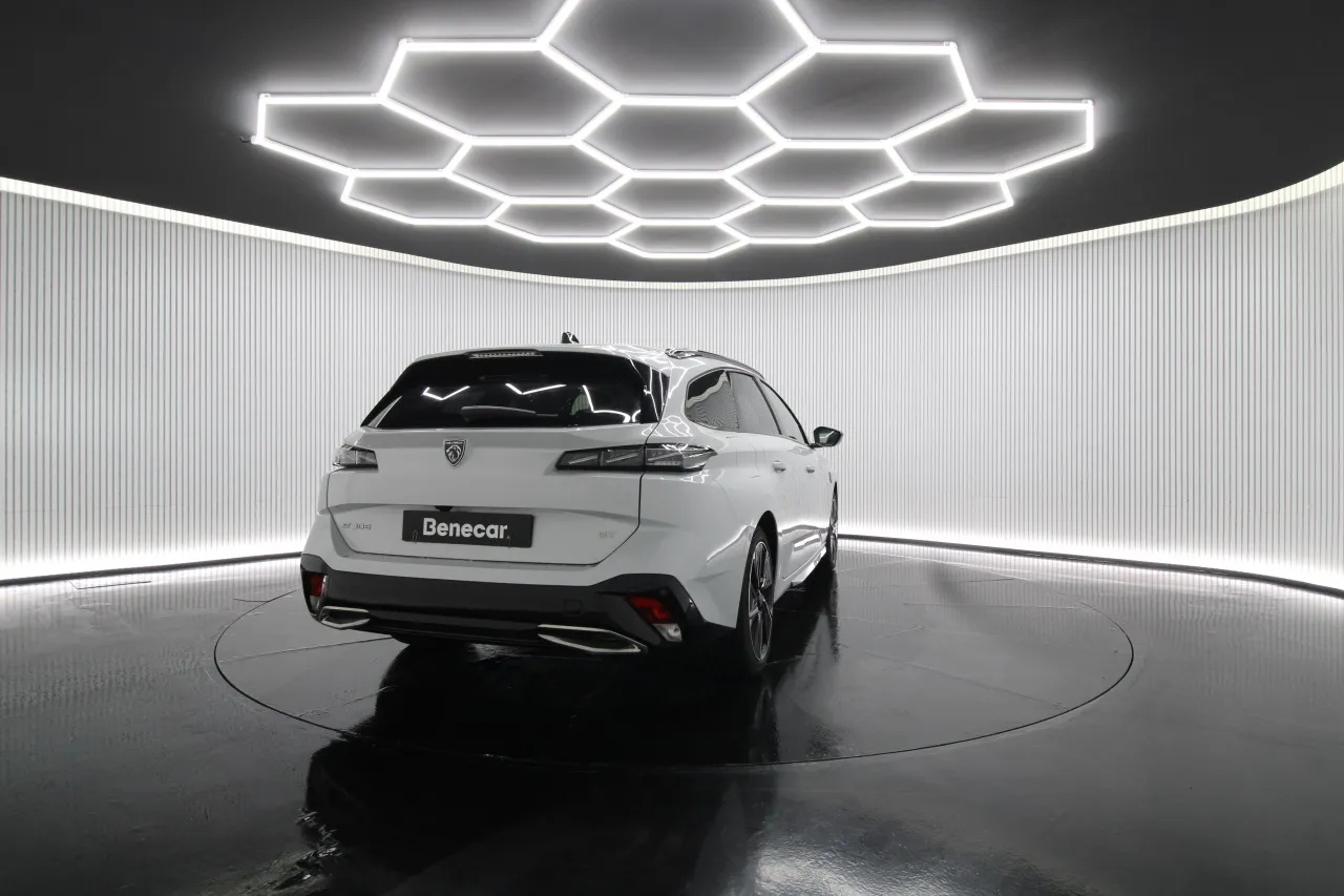 Peugeot e-308 SW Elétrico 3 2025