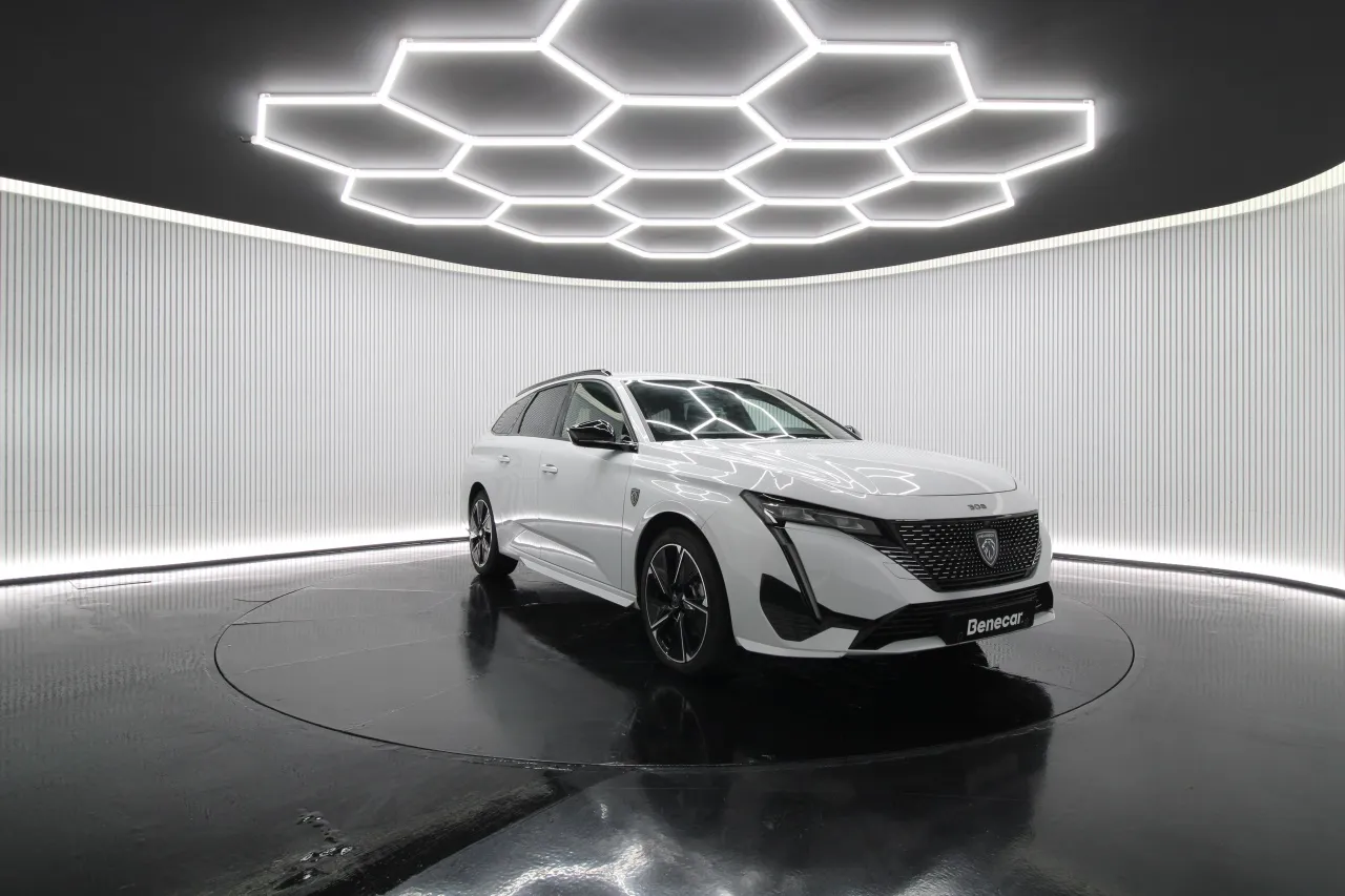 Peugeot e-308 SW Elétrico 3 2025