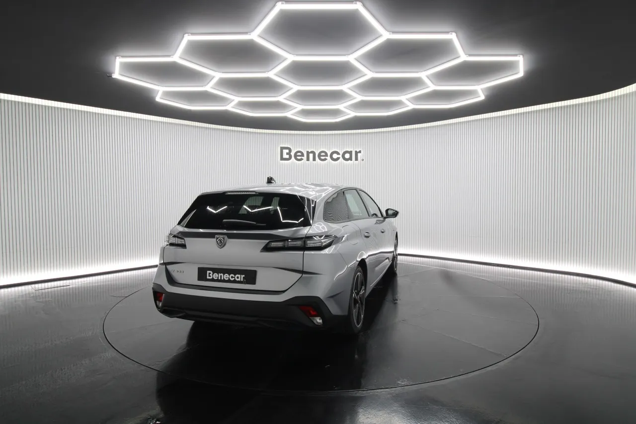 Peugeot e-308 SW Electric 4 2025
