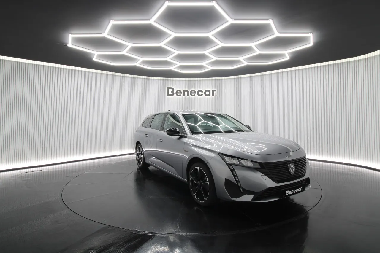 Peugeot e-308 SW Electric 4 2025