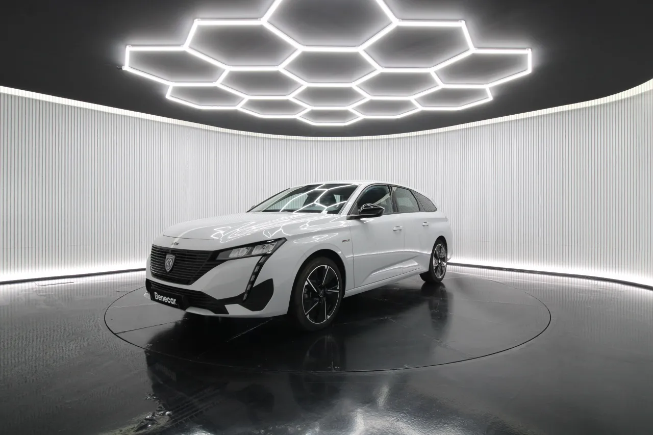 Peugeot e-308 SW Elétrico 2 2025