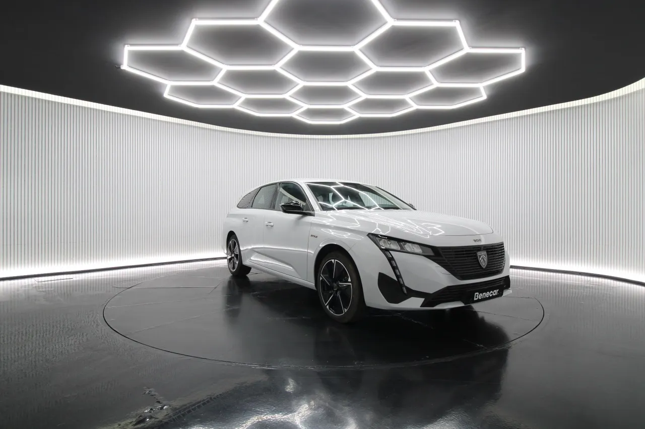 Peugeot e-308 SW Elétrico 2 2025