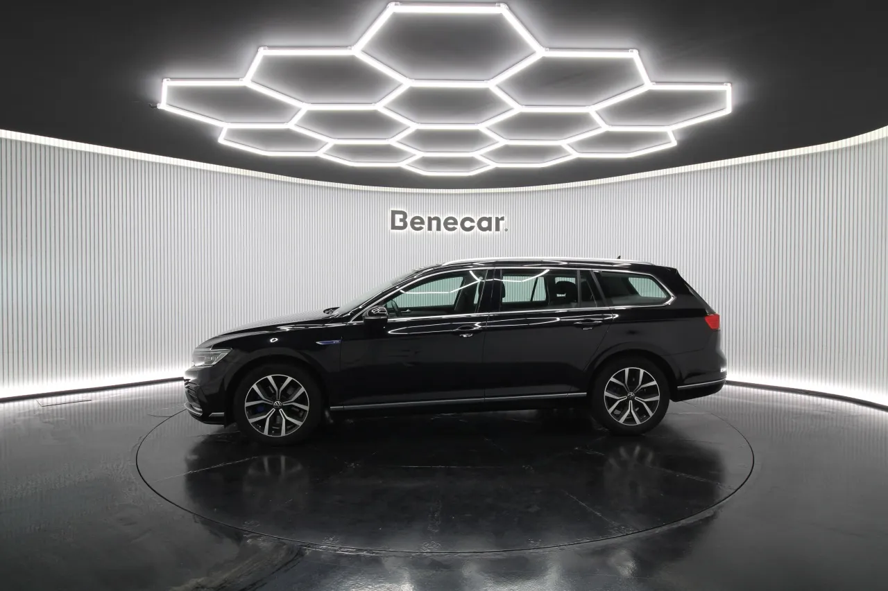 Volkswagen Passat Variant Elétrico Gasolina 4 2021