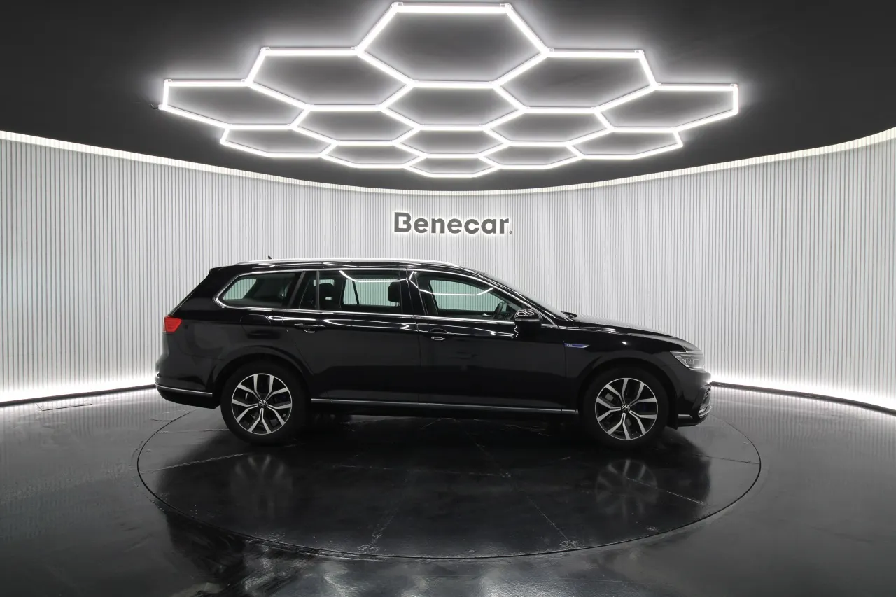 Volkswagen Passat Variant Elétrico Gasolina 4 2021